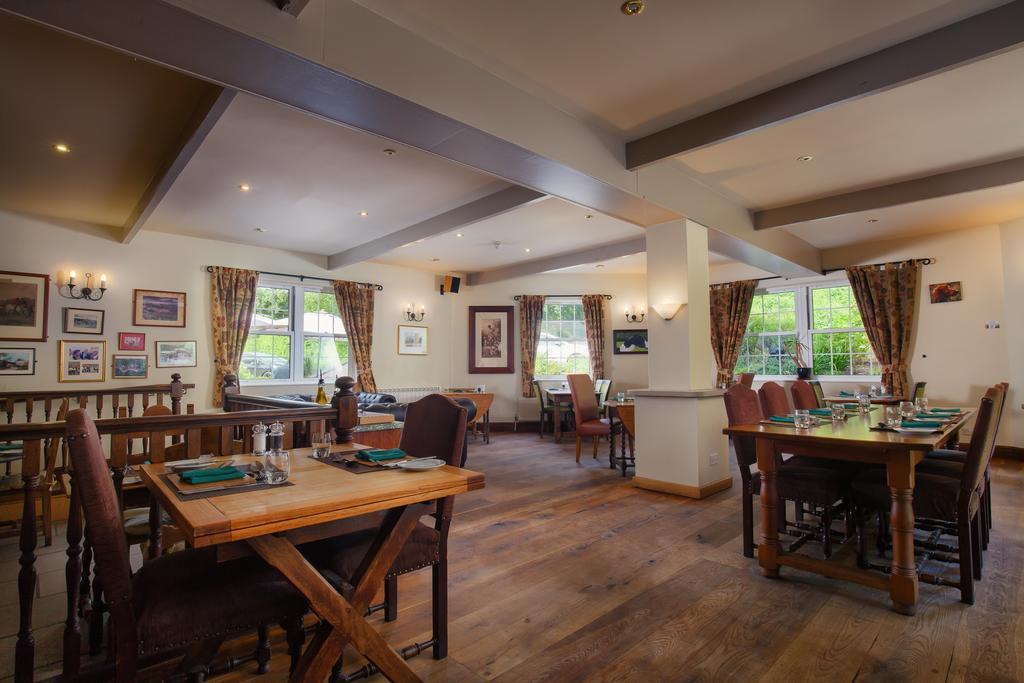 Fox & Hounds Country Hotel Chulmleigh Exterior photo
