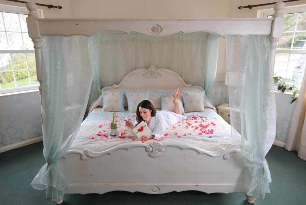 Fox & Hounds Country Hotel Chulmleigh Room photo