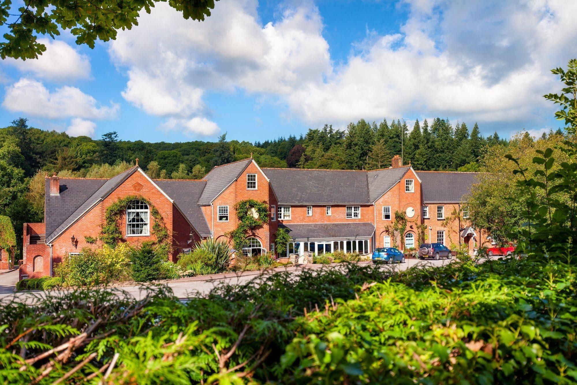Fox & Hounds Country Hotel Chulmleigh Exterior photo